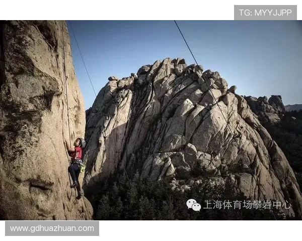 攀岩竞技的魅力与挑战上海攀岩队的比赛经验分享与启示