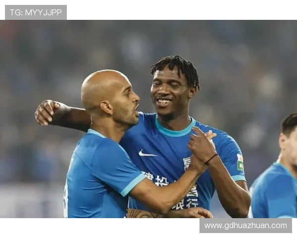 武汉三镇与成都蓉城激战正酣 谁能在关键对决中笑到最后